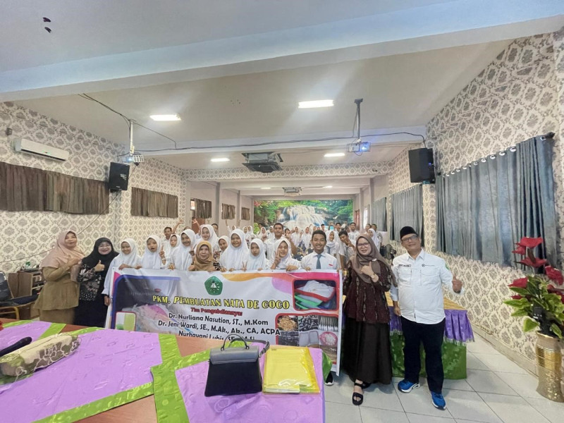 Membangun Keterampilan dan Kewirausahaan: Pengabdian Dosen dan Siswa dalam Pembuatan Nata de Coco