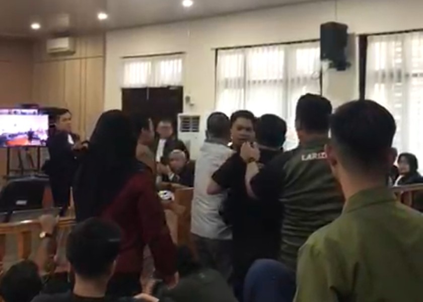 Sidang Abdul Wahid Memanas, PH Dani M Nursalam dan Asri Auzar Nyaris Baku Hantam
