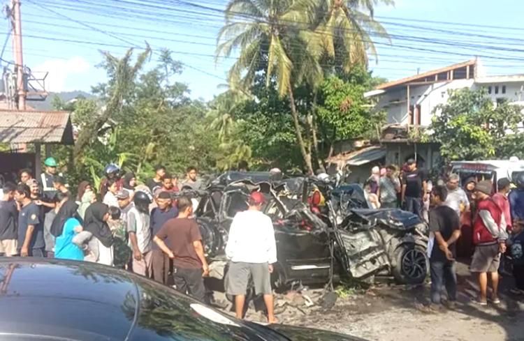 Jeritan Klakson Panjang Berujung Maut! 3 Nyawa Melayang Dalam Kecelakaan Beruntun