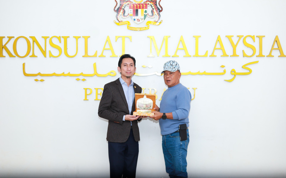 Jajaki Kerja Sama Ekonomi, Plt Bupati  Kepulauan Meranti H. Asmar Kunjungi Konsulat Malaysia