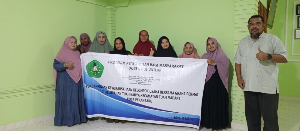 Tim  Dosen Unilak Berikan Pemahaman Keberanian Sebagai Modal Dasar Berwirausaha Bagi KUB