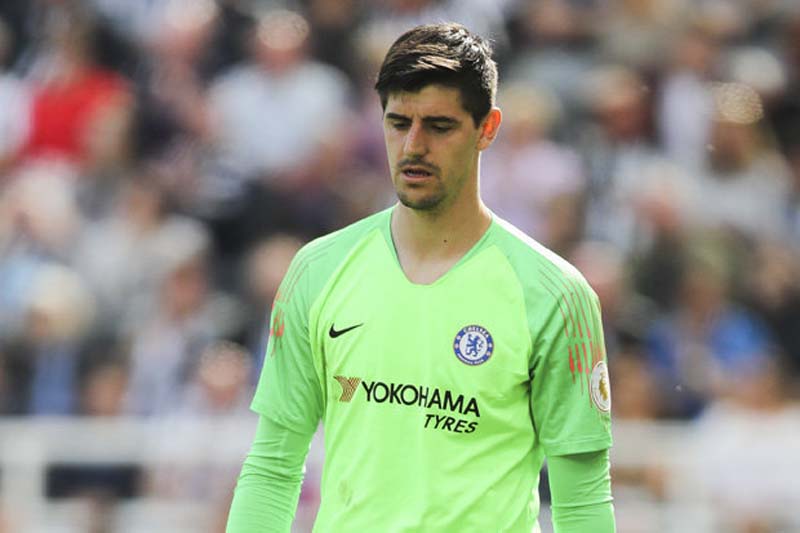 Di Tengah Rumor Real Madrid, Courtois Mangkir dari Latihan Chelsea