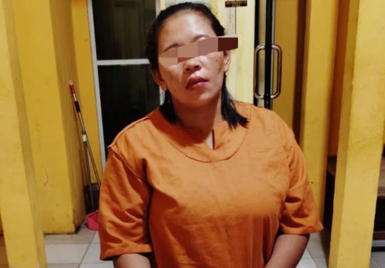 Polisi Gerebek Rumah Wanita di Kampar, Temukan 12 Paket Sabu, Suami Masuk Daftar Buronan
