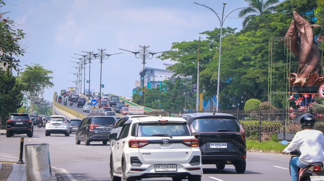 Pemko Pekanbaru Gencar Tertibkan Tiang Reklame Tak Berizin, Wako Minta Kesadaran Pemilik
