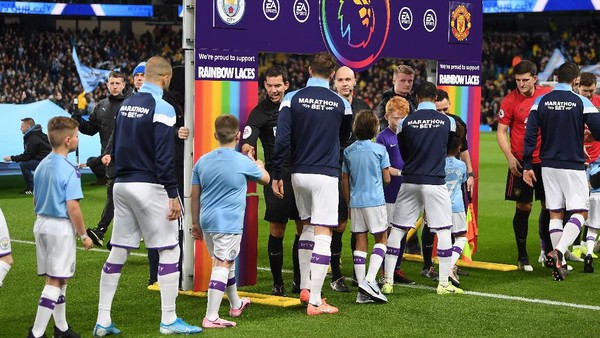 Premier League: Antisipasi Corona, Jabat Tangan Sebelum Laga Ditiadakan