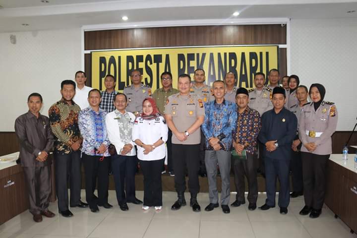 Kunjungi Polresta, DPRD Kota Pekanbaru Jalin Silaturahmi