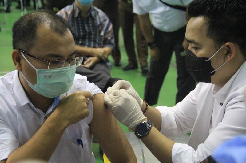 Rektor Unilak Imbau Dosen Pegawai Ikut Program Vaksinasi, Lebih Dari 30 Persen Dosen Pegawai Telah