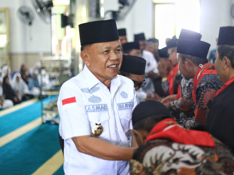 Plt. Bupati AKBP (Purn) H. Asmar Lepas CJH Kepulauan Meranti Gelombang II