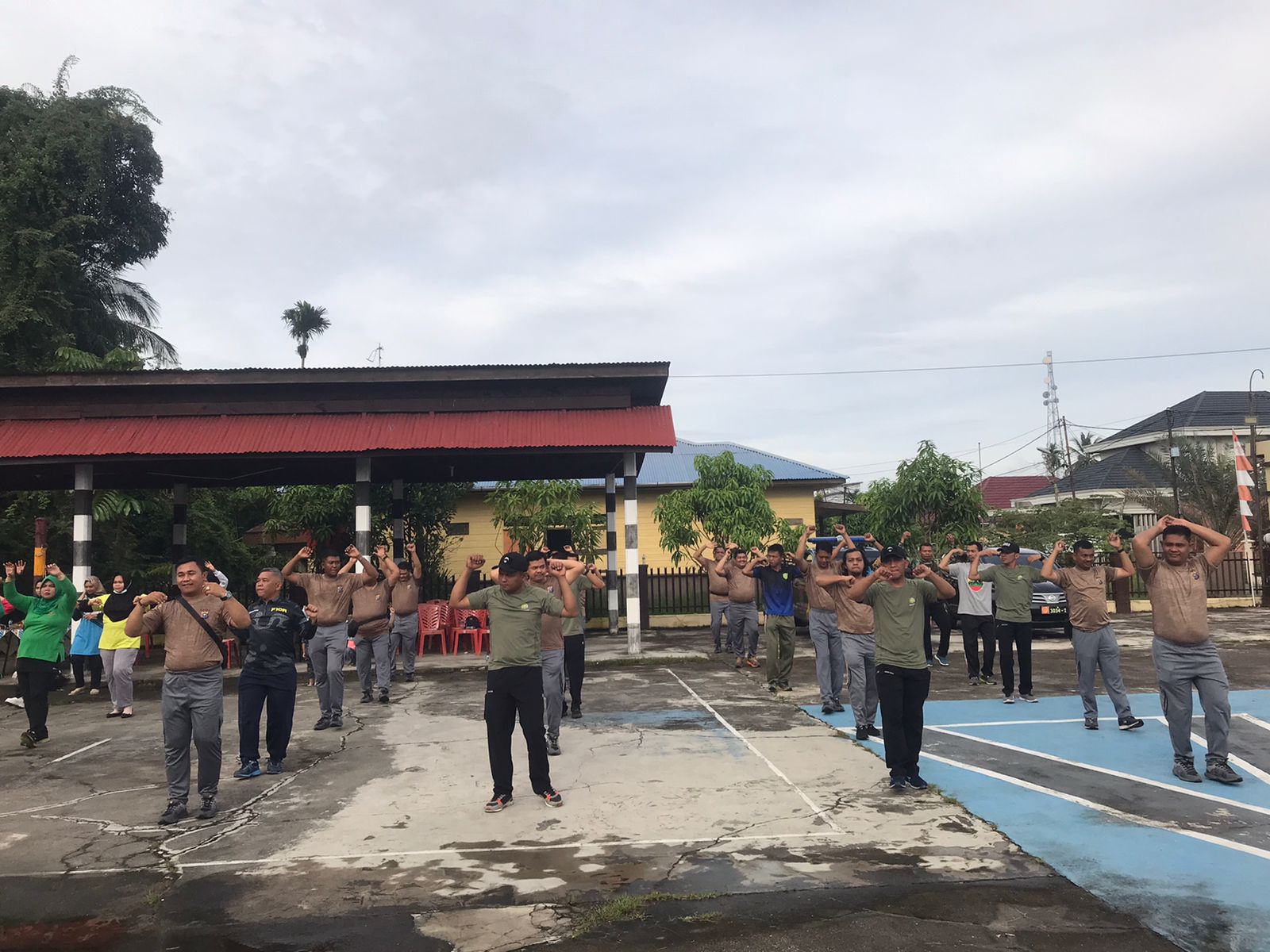Tingkatkan Sinergitas TNI-Polri, Polsek Tebingtinggi Gelar Olahraga Bersama