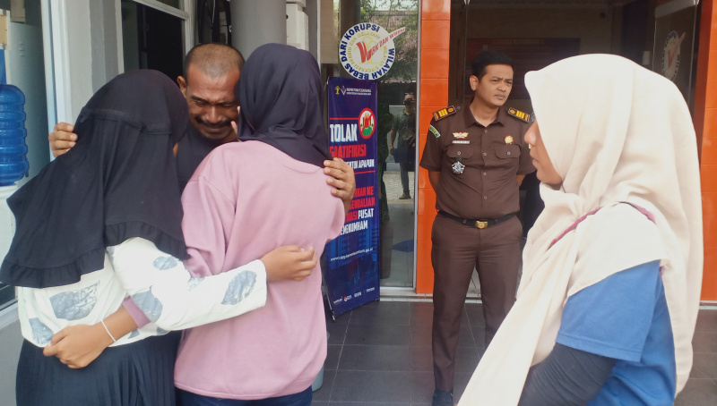 Tangis  Tersangka Pecah, Kejari Bengkalis Damaikan Kasus Pengancaman