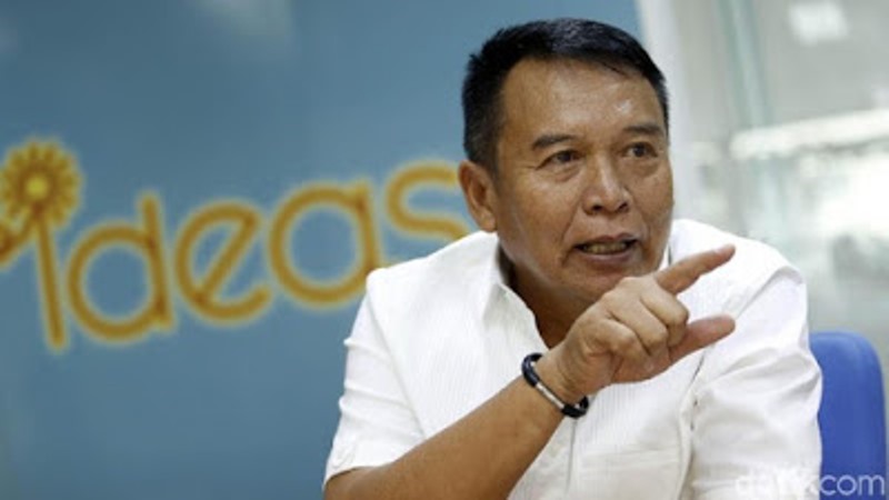 Oknum TNI-Polri Jual Senpi ke KKB Papua, Tb Hasanuddin: Pengkhianat Negara!