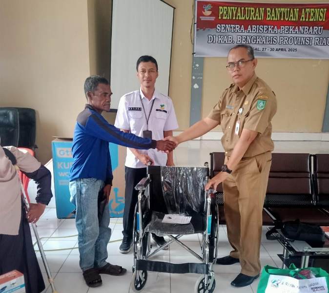 Dinsos Bengkalis dan Sentra Abiseka Kemensos RI Pekanbaru Salurkan Bantuan Atensi Tahap I
