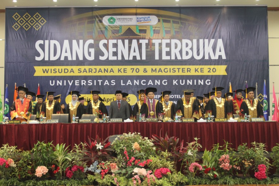 Unilak Wisuda 895 Mahasiswa: Momen Haru dan Harapan di Tengah Dinamika Global