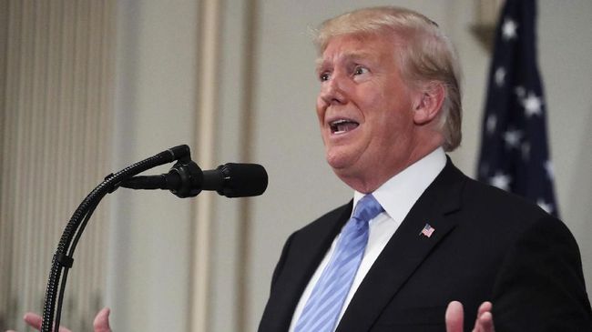 Trump Sebut Media Gunakan Isu Paket Bom untuk Menyerangnya