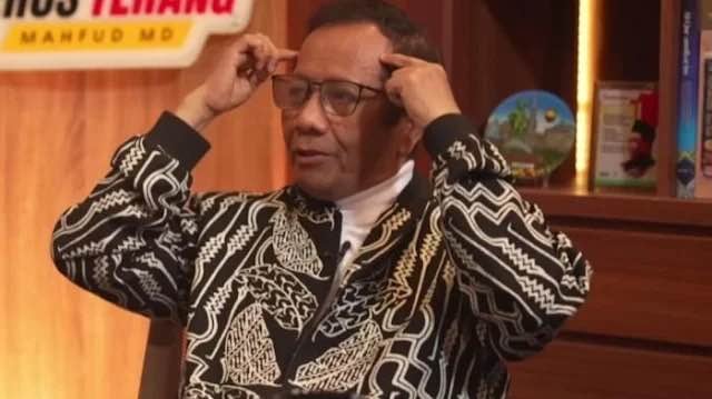 Mahfud MD Ingatkan Prabowo: Proyek IKN dan Whoosh Berpotensi Langgar Hukum