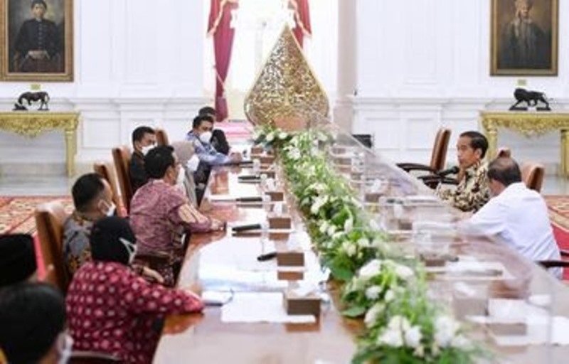 Jokowi Bertemu Petani Sawit Swadaya, Bahas Produksi Minyak Goreng