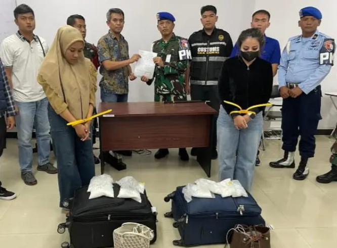 Dua Wanita Kurir 5 Kilogram. sabu Ditangkap Aparat di Bandara SSK II Pekanbaru