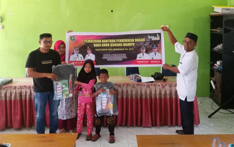 20 Pelajar Kurang Mampu Terima Bantuan Dari Pemerintah Kabupaten Bengkalis