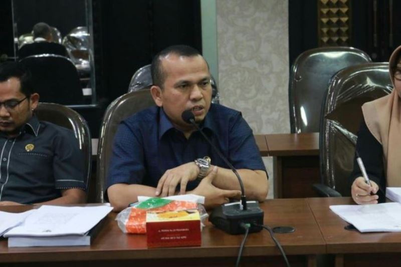 Sabarudi Gantikan Hamdani sebagai Ketua DPRD Pekanbaru