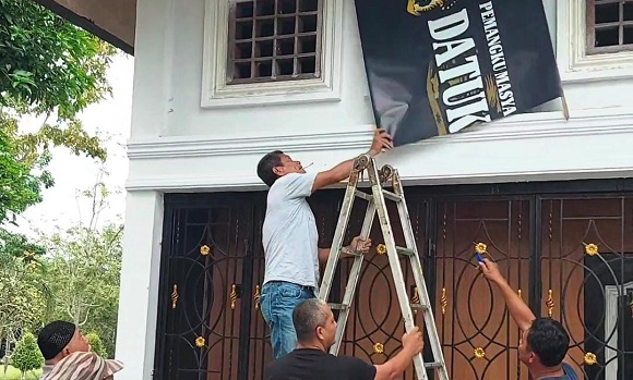 Catut Logo Tanpa Izin, Keluarga Besar Kesultanan Siak Copot Atribut Ormas Datuk Bathin Rasul