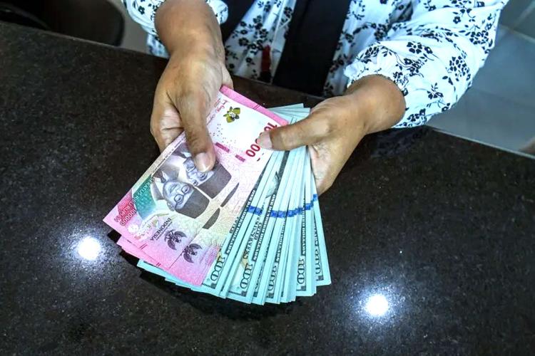 Rupiah Melemah Gila-Gilaan, Investor Asing Mulai Tinggalkan Indonesia