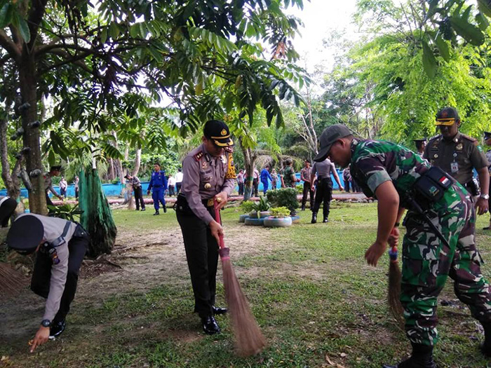 Forkopimda Ikut Kerja Bakti Peringati Hari Peduli Sampah