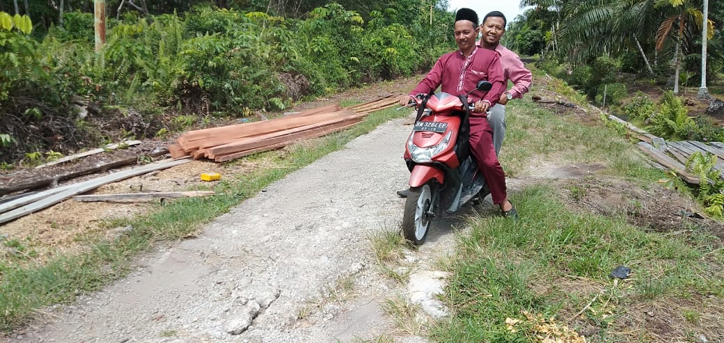 Duh! Di Desa Jangkang Masih Ada Jalan yang Rusak
