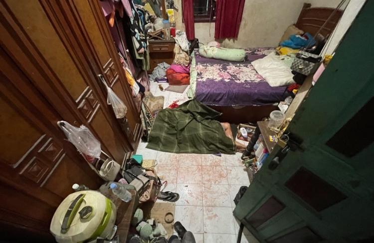 Darah Mengalir di Kamar! Perempuan 55 Tahun Tewas Dibacok Mantan Suami