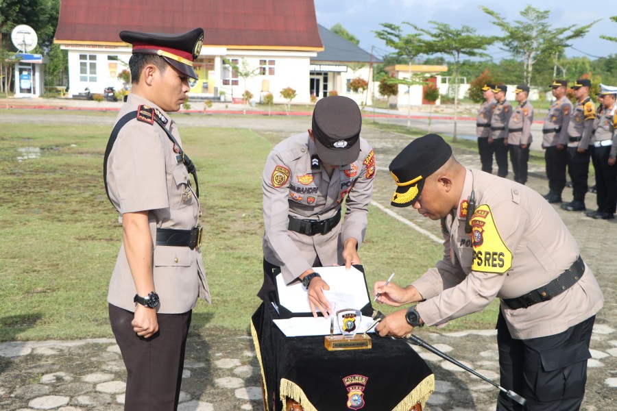 Kapolres Kepulauan Meranti Pimpin Upacara Sertijab, Empat Pejabat Baru Resmi Dilantik