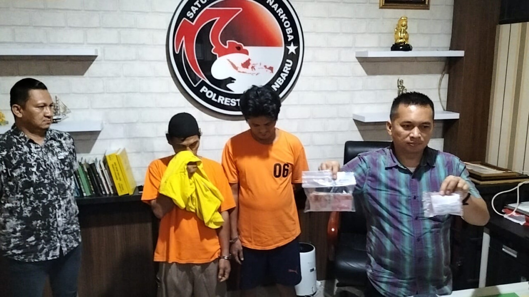 Edarkan Sabu di Gang Sago, Dua Pelaku Ditangkap Sat Resnarkoba Pekanbaru