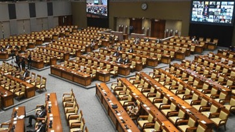 DPR Resmi Sahkan Omnibus Law Ciptaker