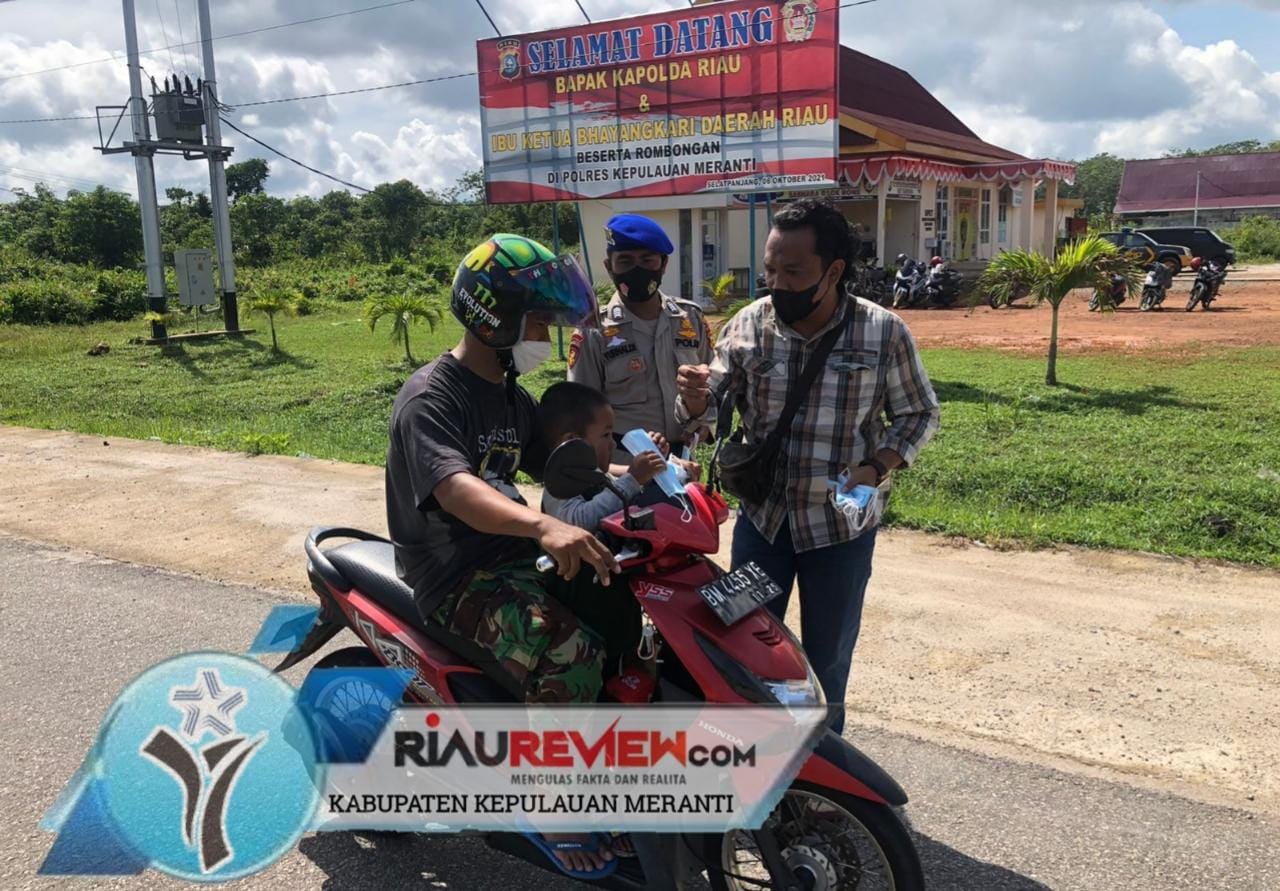 Cegah Covid 19, Polres Kepulauan Meranti Bagikan Ratusan Masker dan Imbau Masyarakat Patuhi Prokes