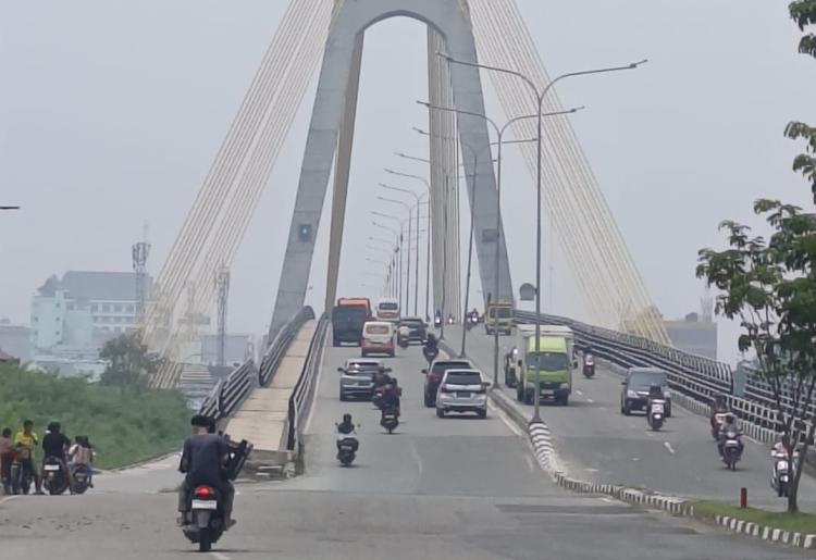 Udara Riau Masih Bikin Paru-Paru Deg-degan, Pekanbaru Tembus AQI 254