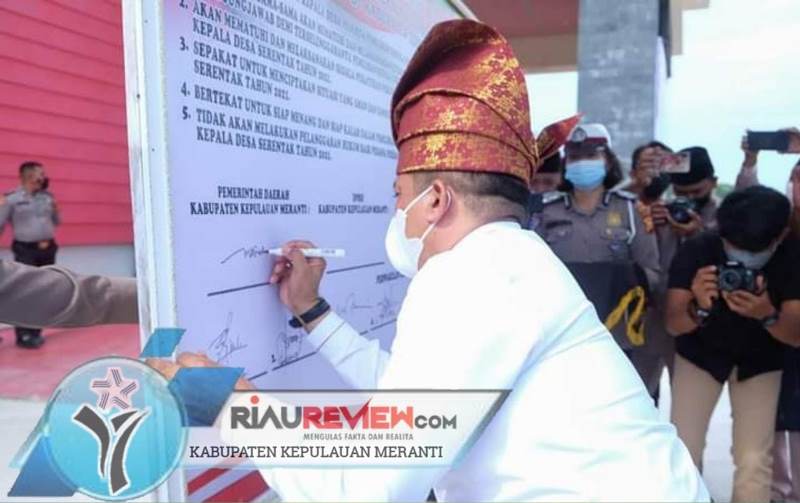 Bupati H. Muhammad Adil Pimpin Deklarasi Damai Pilkades Serentak 2021