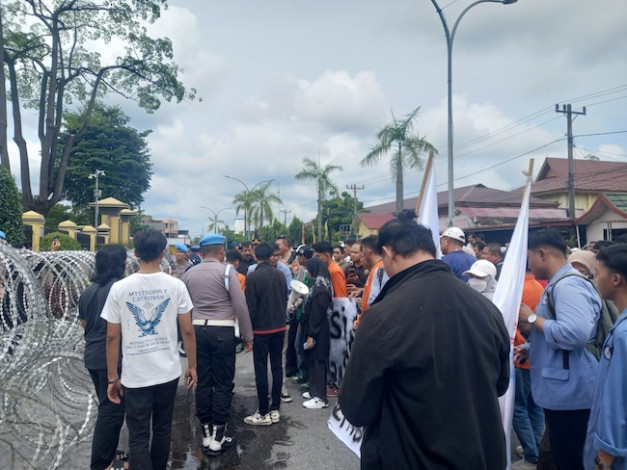 Mahasiswa Juga Geruduk Polda Riau, Desak Reformasi Polri dan Stop Kriminalisasi