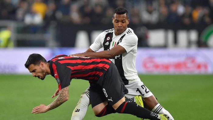AC Milan Kalah, Wasit Disalahkan