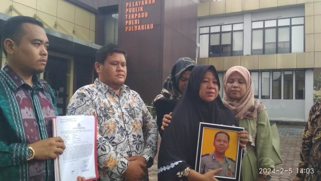 Diduga Meninggal Tak Wajar, Keluarga Minta Polda Riau Usut Kematian Briptu Johan Dani