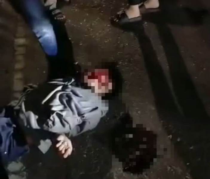 Beredar Video Pria Tergeletak Bersimbah Darah di Jalanan