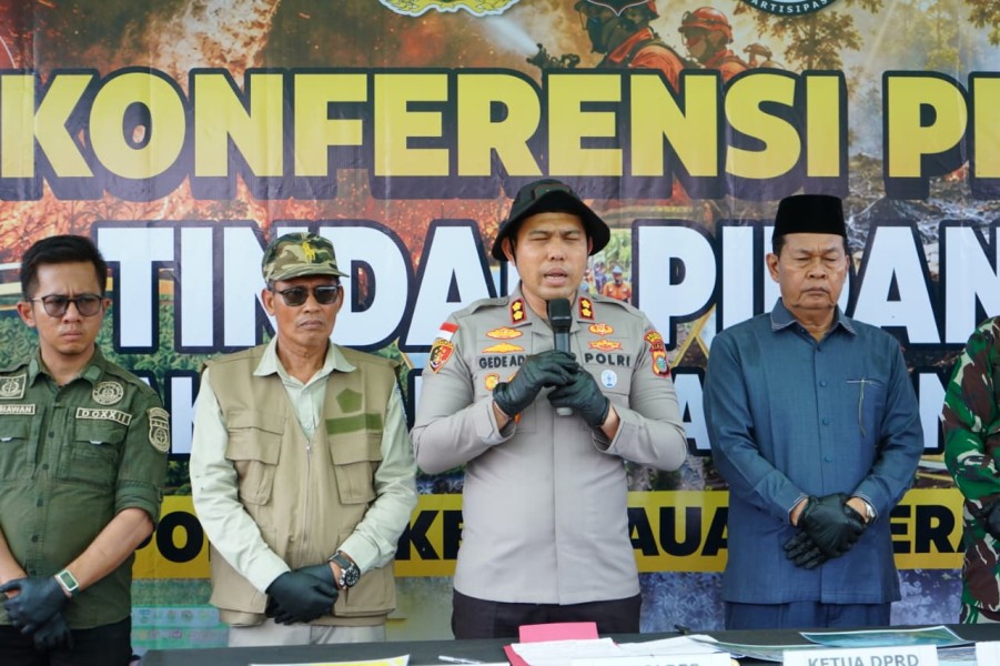 Konferensi Pers di Tengah Karhutla 85 Hektare, Polres Meranti Tetapkan Satu Tersangka