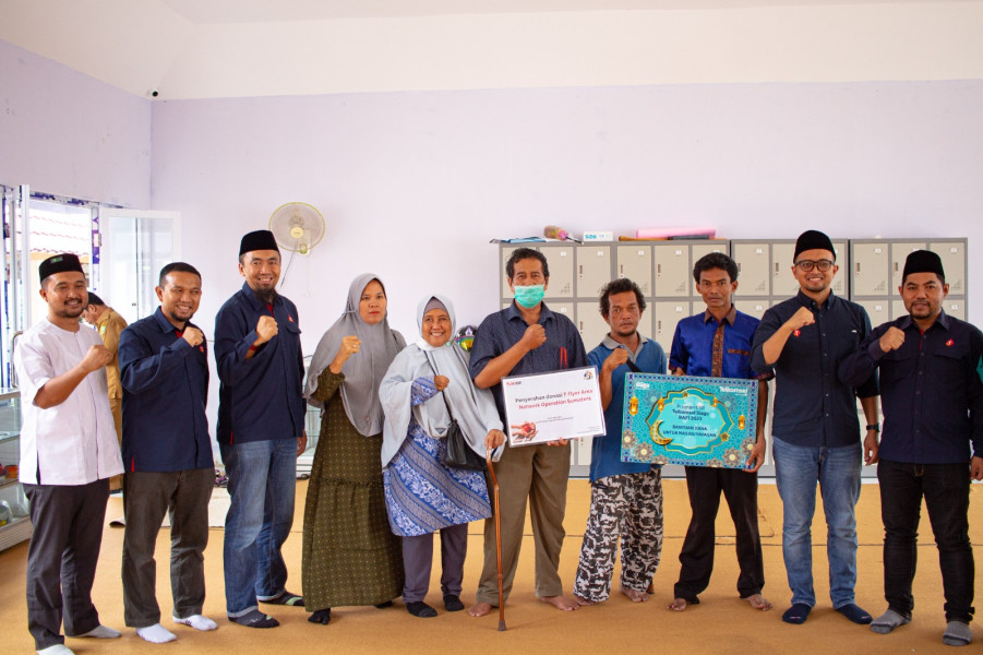 Telkomsel Siaga Rafi Sumbagteng  bersama Dompet Dhuafa Riau Salurkan Bantuan CSR  di Pekanbaru