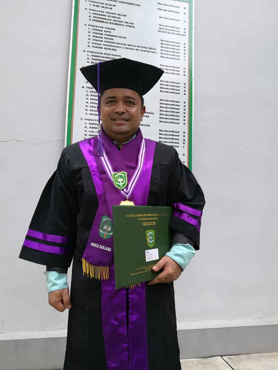 Sekretaris DPMD Kabupaten Kampar Mendapatkan Prestasi Pemuncak Magister Ilmu Pemerintahan