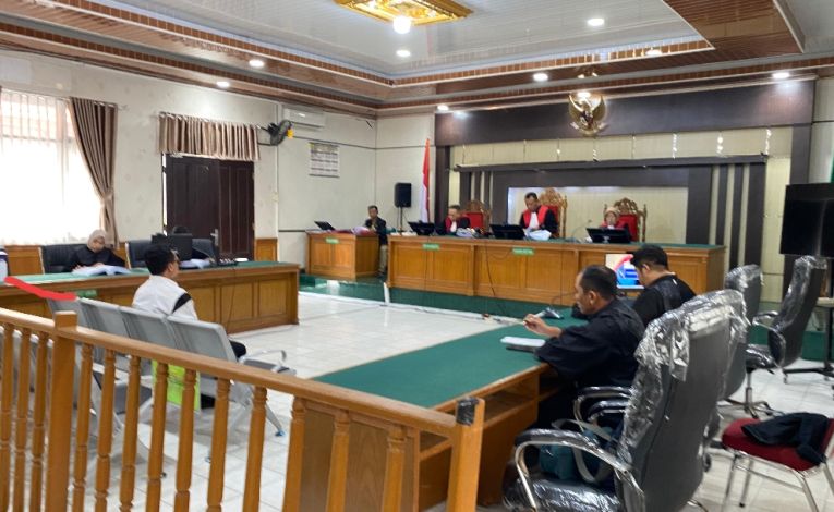 Eks Plt Sekretaris DPRD Riau Tengku Fauzan Dituntut 8 Tahun Penjara