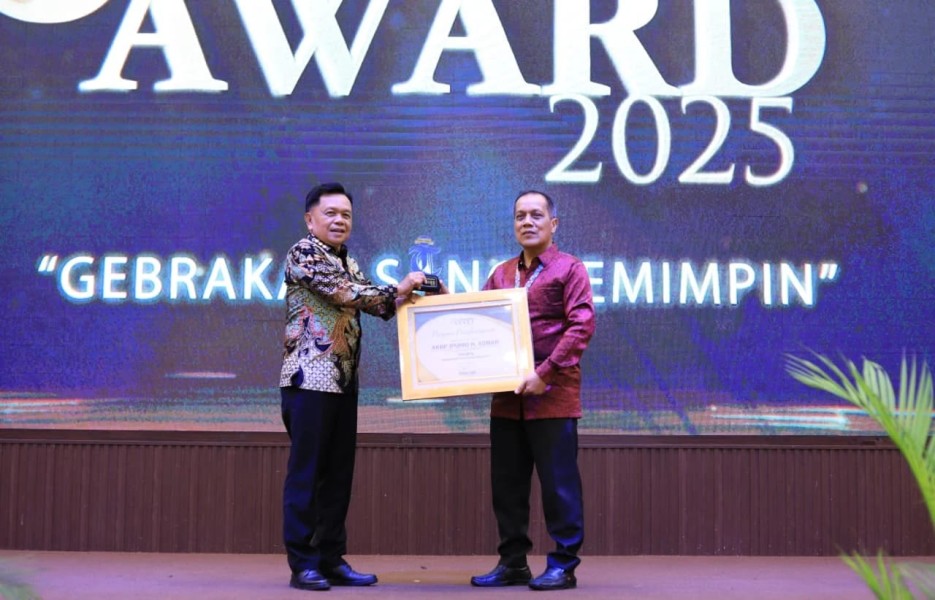 Bupati Kepulauan Meranti Terima Award Peduli Aspirasi Masyarakat