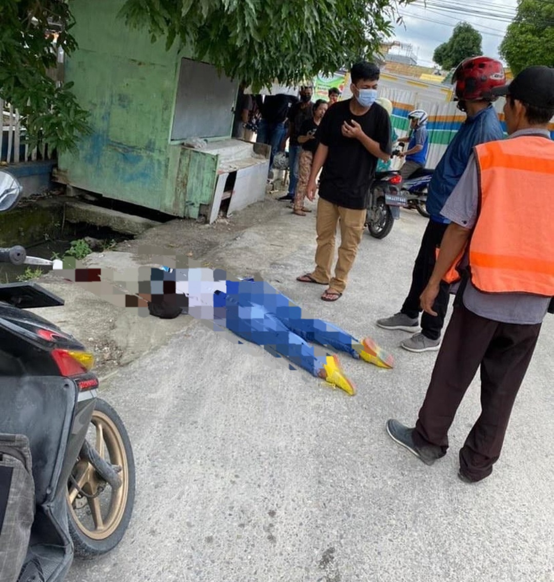 Ada Ceceran Darah, Perempuan Tergeletak di Jalan Ahmad Dahlan Diduga Laka Tunggal