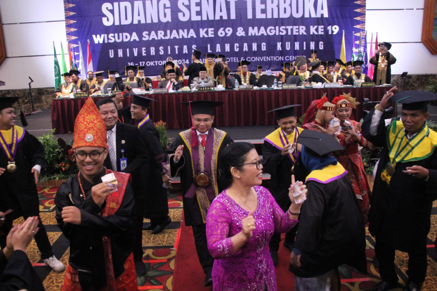 Wisuda Unilak: Perpaduan Budaya yang Memukau, Bukti Nyata Kampus Multikultural