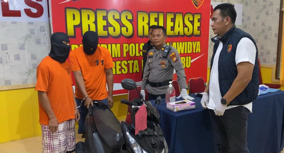 Demi Sabu dan Judi Online, Dua Residivis Bobol Rumah Kakek Penjual Gorengan di Pekanbaru
