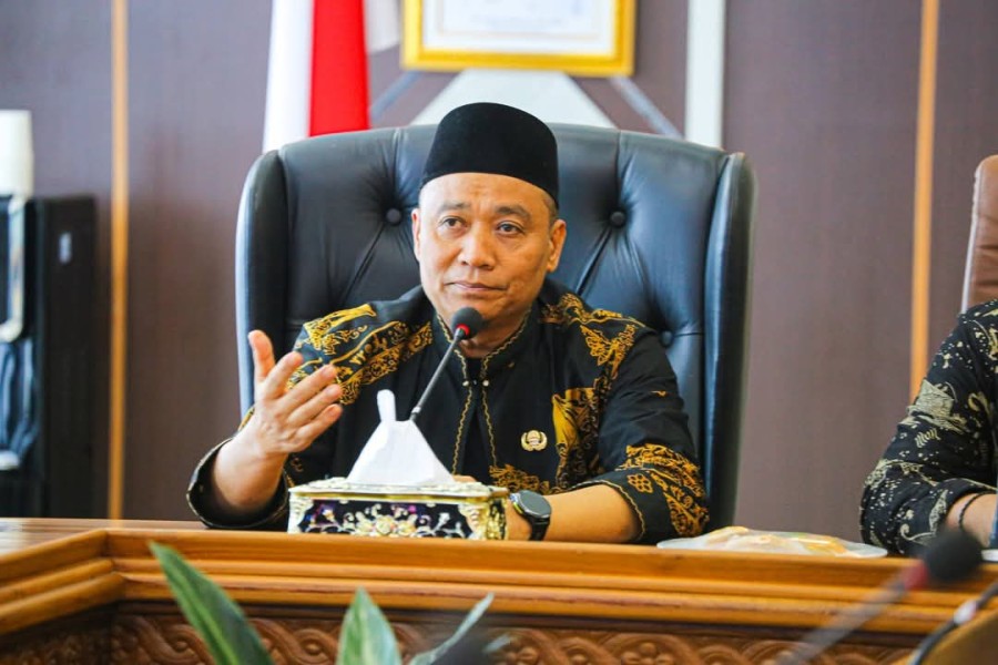 Wawako Pekanbaru Ingatkan Camat-Lurah, Jangan Persulit Warga Apalagi Minta Duit