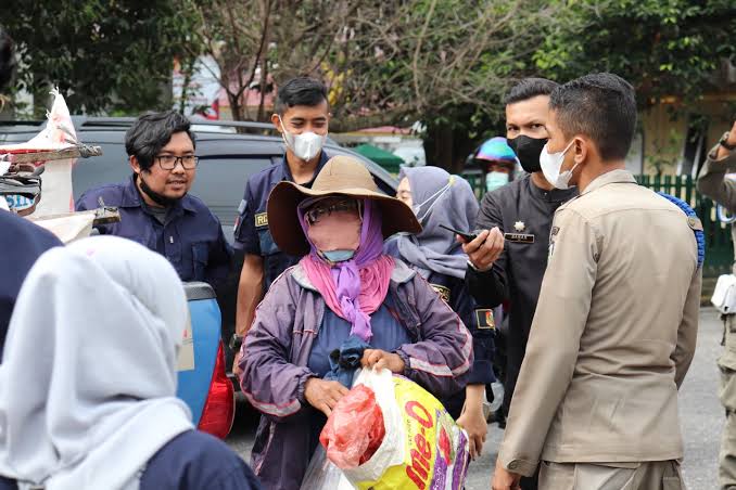 Tekan Aksi Gepeng, Pemko Pekanbaru Tempatkan Petugas di Simpang Jalan