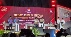 Debat Publik Kedua, Syamsuar dan SF Hariyanto Saling Serang soal Defisit Anggaran