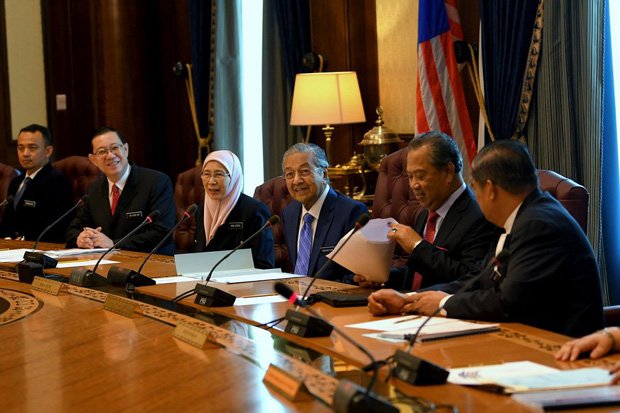 Malaysia Potong Gaji Menteri Demi Bayar Utang, RI Bagaimana?